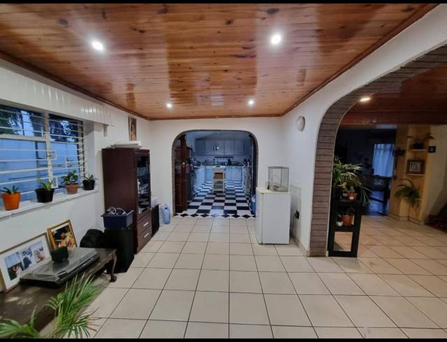 3 BEDROOM HOUSE FOR SALE IN SOPHIATOWN